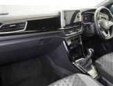 Volkswagen T-Roc Image 2