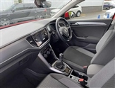 Volkswagen T-Roc Image 2