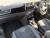 Volkswagen T-Roc Image 2