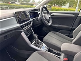 Volkswagen T-Roc Image 2