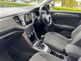 Volkswagen T-Roc Image 2