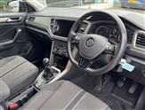 Volkswagen T-Roc Image 6