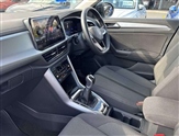 Volkswagen T-Roc Image 2