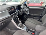 Volkswagen T-Roc Image 2