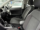 Volkswagen T-Roc Image 2