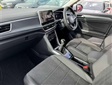 Volkswagen T-Roc Image 2