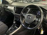 Volkswagen T-Roc Image 6