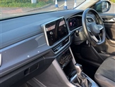 Volkswagen T-Roc Image 2