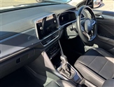 Volkswagen T-Roc Image 2