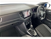 Volkswagen T-Roc Image 2