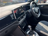 Volkswagen T-Roc Image 2