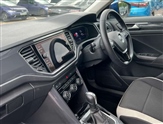 Volkswagen T-Roc Image 2