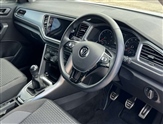 Volkswagen T-Roc Image 6