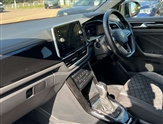 Volkswagen T-Roc Image 2