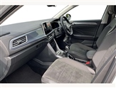 Volkswagen T-Roc Image 2
