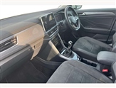 Volkswagen T-Roc Image 2