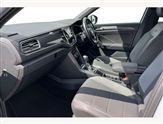 Volkswagen T-Roc Image 2
