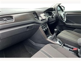 Volkswagen T-Roc Image 2