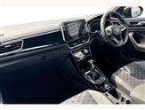 Volkswagen T-Roc Image 2