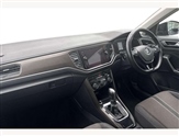 Volkswagen T-Roc Image 2