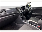 Volkswagen T-Roc Image 2