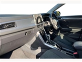 Volkswagen T-Roc Image 2