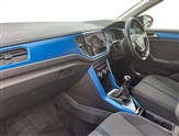 Volkswagen T-Roc Image 2