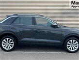Volkswagen T-Roc Image 2