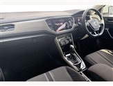 Volkswagen T-Roc Image 2
