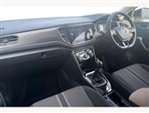 Volkswagen T-Roc Image 2