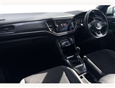 Volkswagen T-Roc Image 2