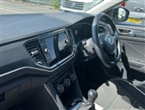 Volkswagen T-Roc Image 2