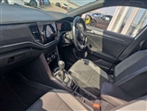 Volkswagen T-Roc Image 2
