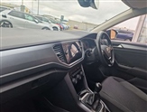Volkswagen T-Roc Image 2