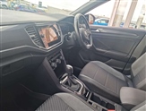 Volkswagen T-Roc Image 2