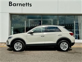 Volkswagen T-Roc Image 2