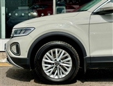 Volkswagen T-Roc Image 6