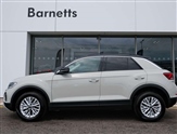 Volkswagen T-Roc Image 2