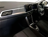 Volkswagen T-Roc Image 2