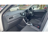 Volkswagen T-Roc Image 2