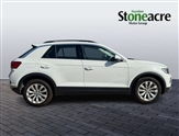 Volkswagen T-Roc Image 2