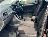 Volkswagen T-Roc Image 2