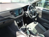 Volkswagen T-Roc Image 2