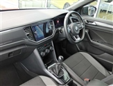 Volkswagen T-Roc Image 2