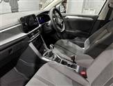 Volkswagen T-Roc Image 2