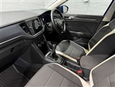 Volkswagen T-Roc Image 2