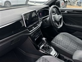 Volkswagen T-Roc Image 2
