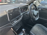 Volkswagen T-Roc Image 2