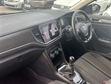 Volkswagen T-Roc Image 2