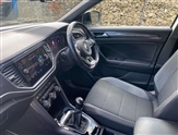Volkswagen T-Roc Image 2
